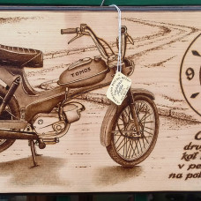 Unikatna stenska ura